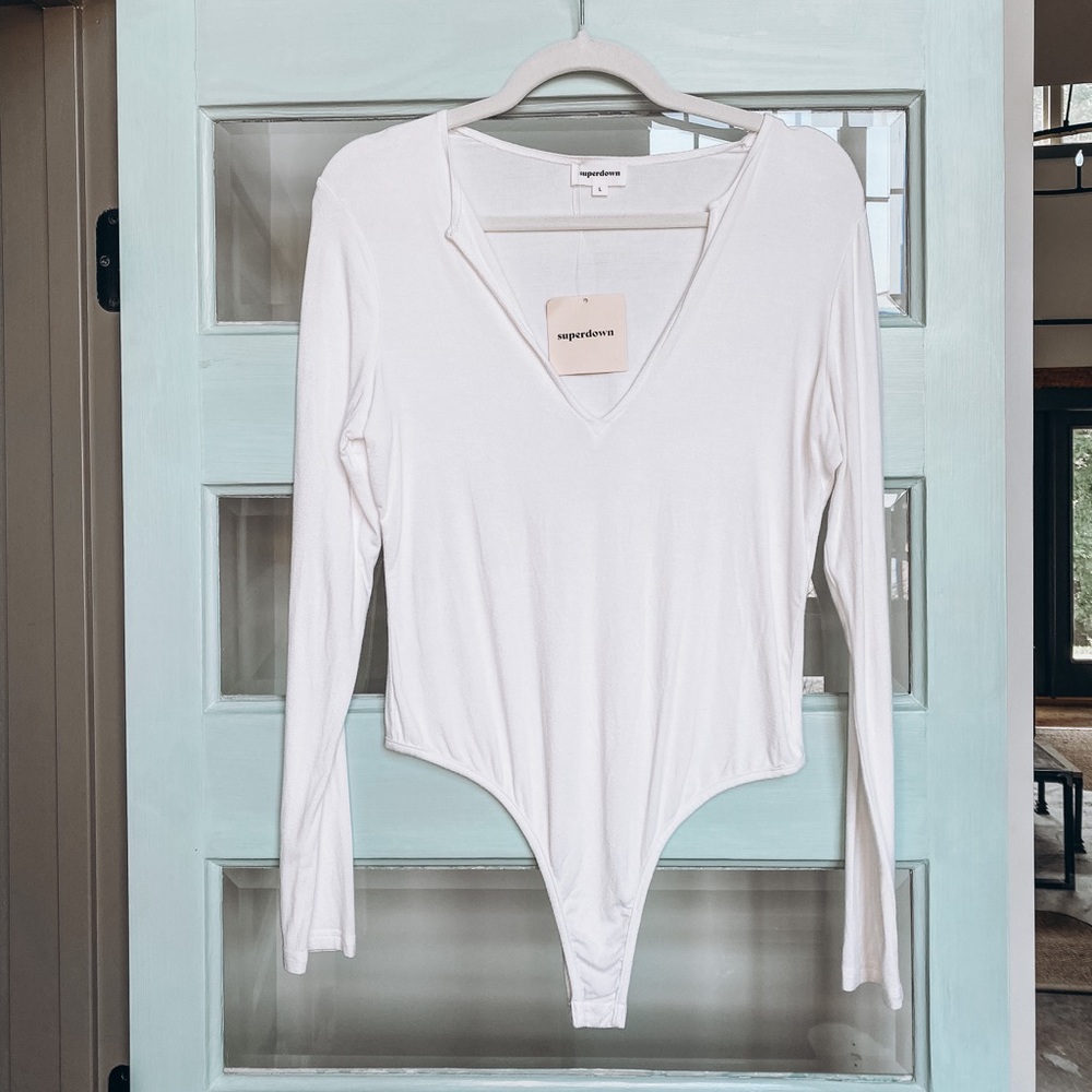 Superdown V Neck Bodysuit